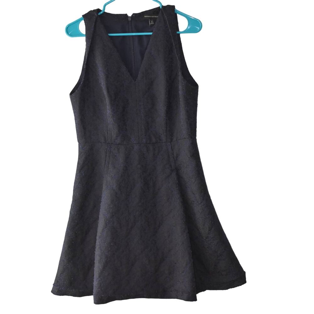 Banana Republic V-Neckline Blue Embroidered Dress Size 10P